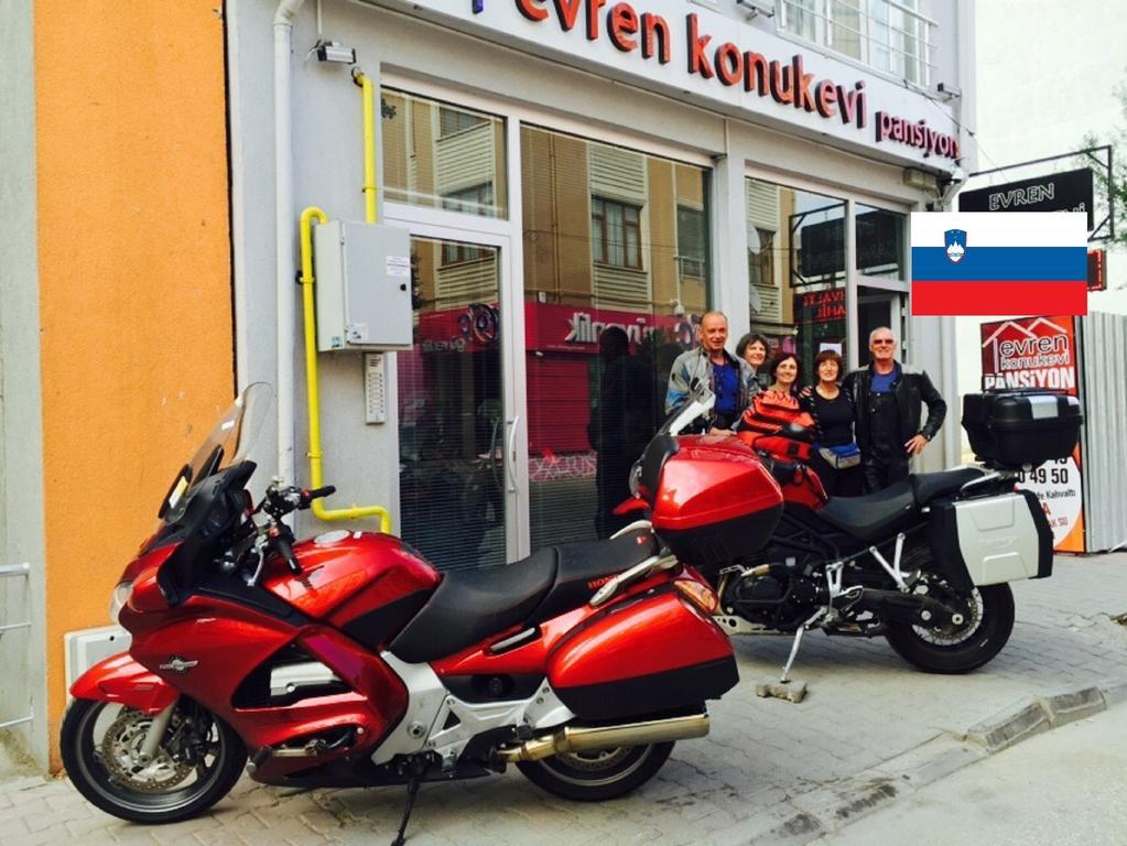 בולו Evren Konukevi Pansiyon מראה חיצוני תמונה
